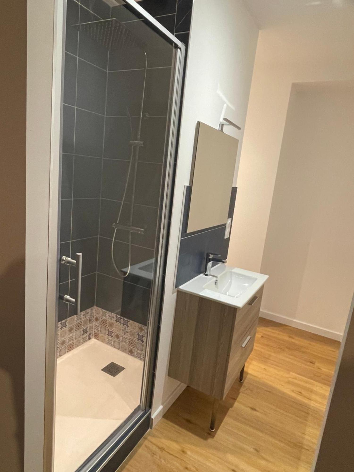 Le Perroquet Apartment