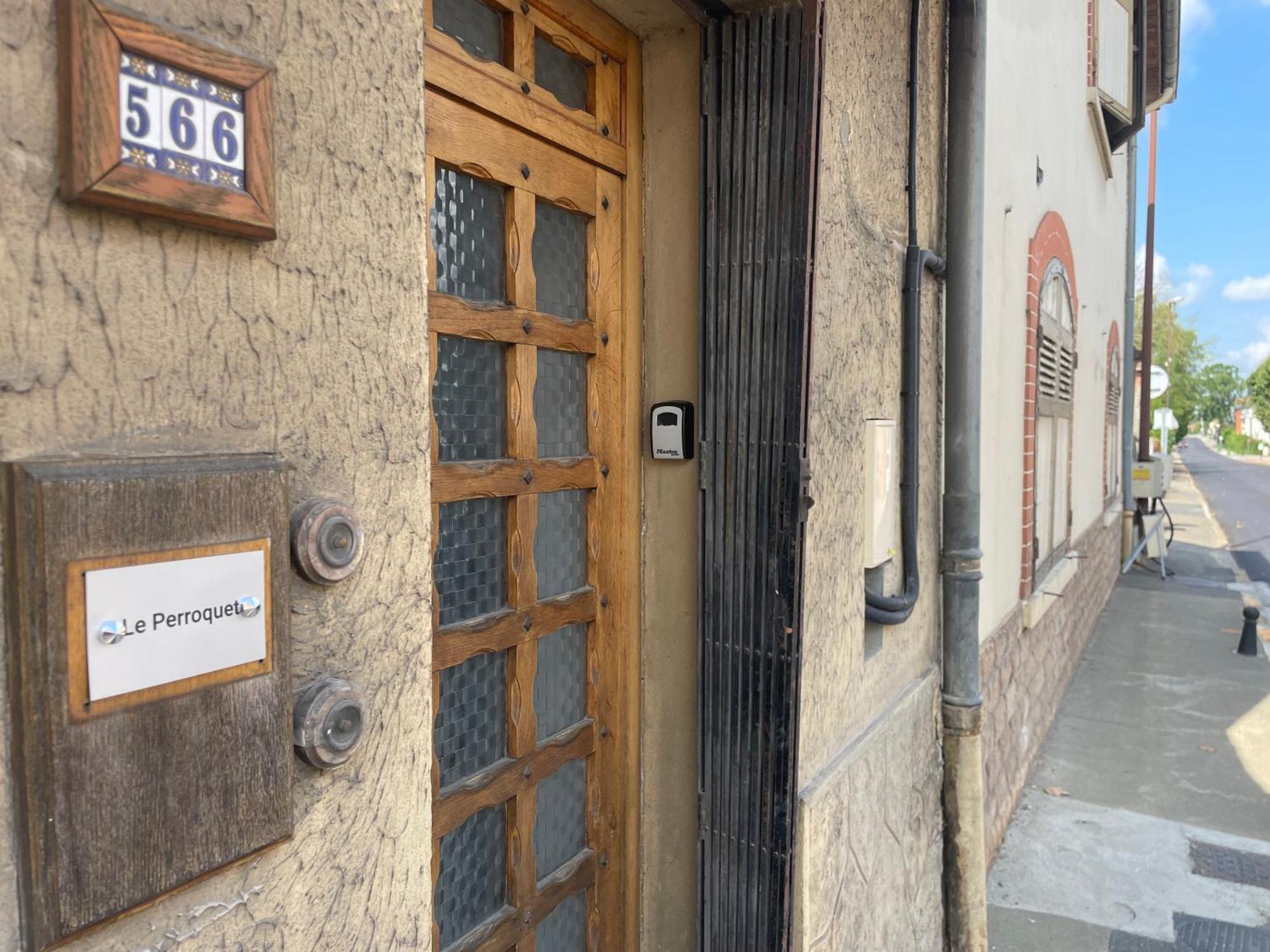 Le Perroquet Villars-les-Dombes